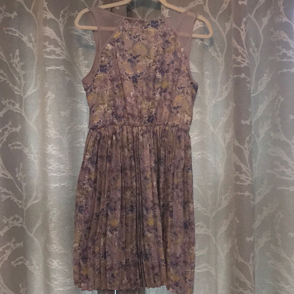 Dress - Picture 2 of 5